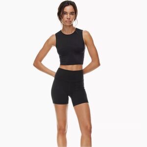 Aritzia TnAction biker shorts